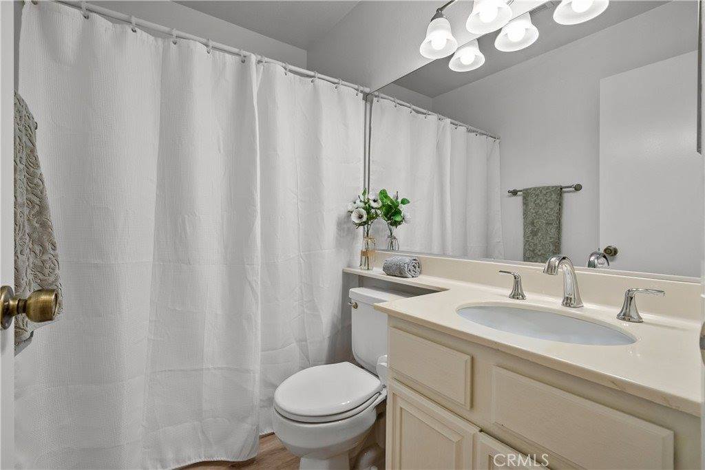 28484 Victoria Road, Castaic, CA 91384