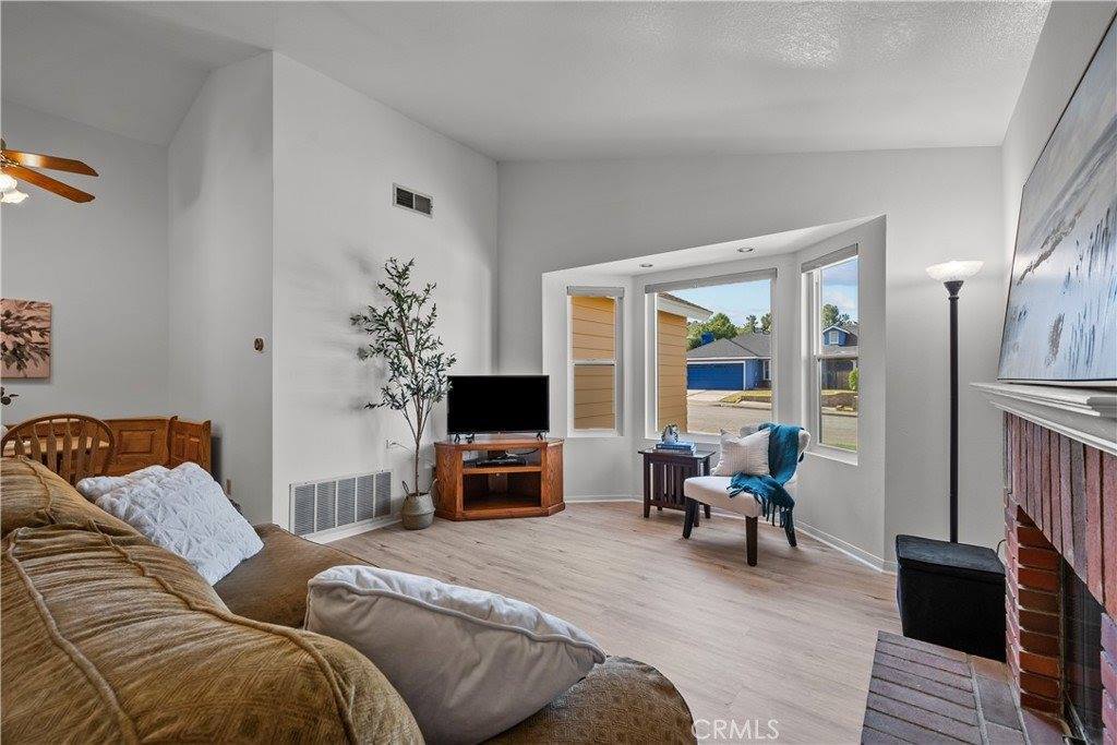 28484 Victoria Road, Castaic, CA 91384