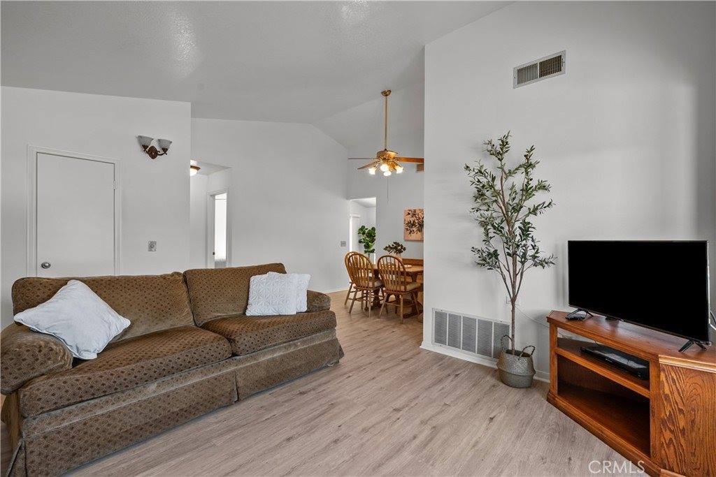 28484 Victoria Road, Castaic, CA 91384