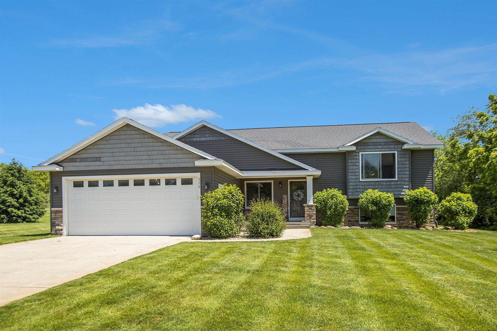4379 Oakland Hills Drive, Dorr, MI 49323