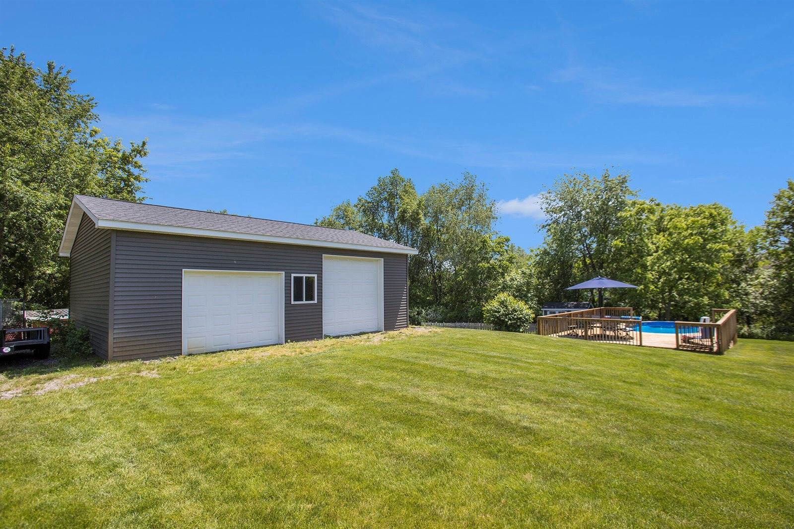 4379 Oakland Hills Drive, Dorr, MI 49323