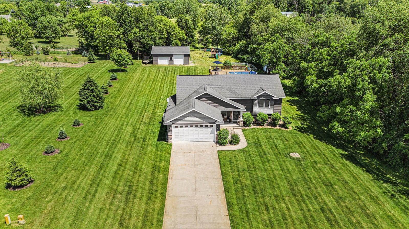 4379 Oakland Hills Drive, Dorr, MI 49323