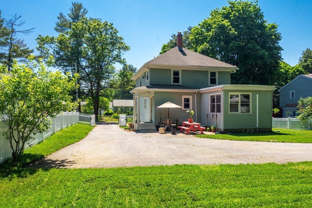 42 Spring St, Medfield, MA 02052