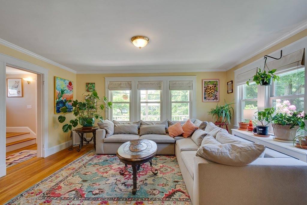 42 Spring St, Medfield, MA 02052