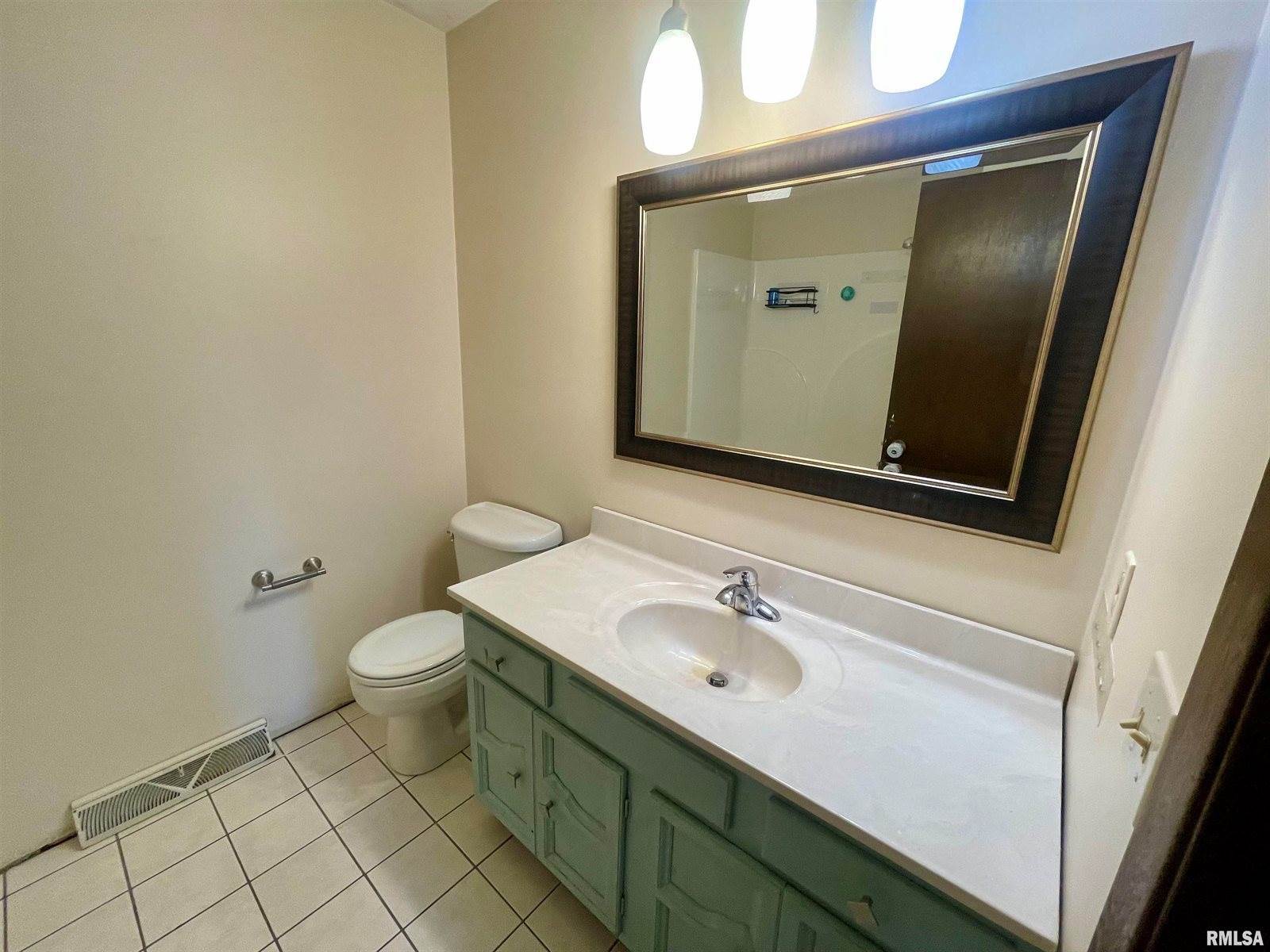 1102 27TH Avenue Court, Silvis, IL 61282