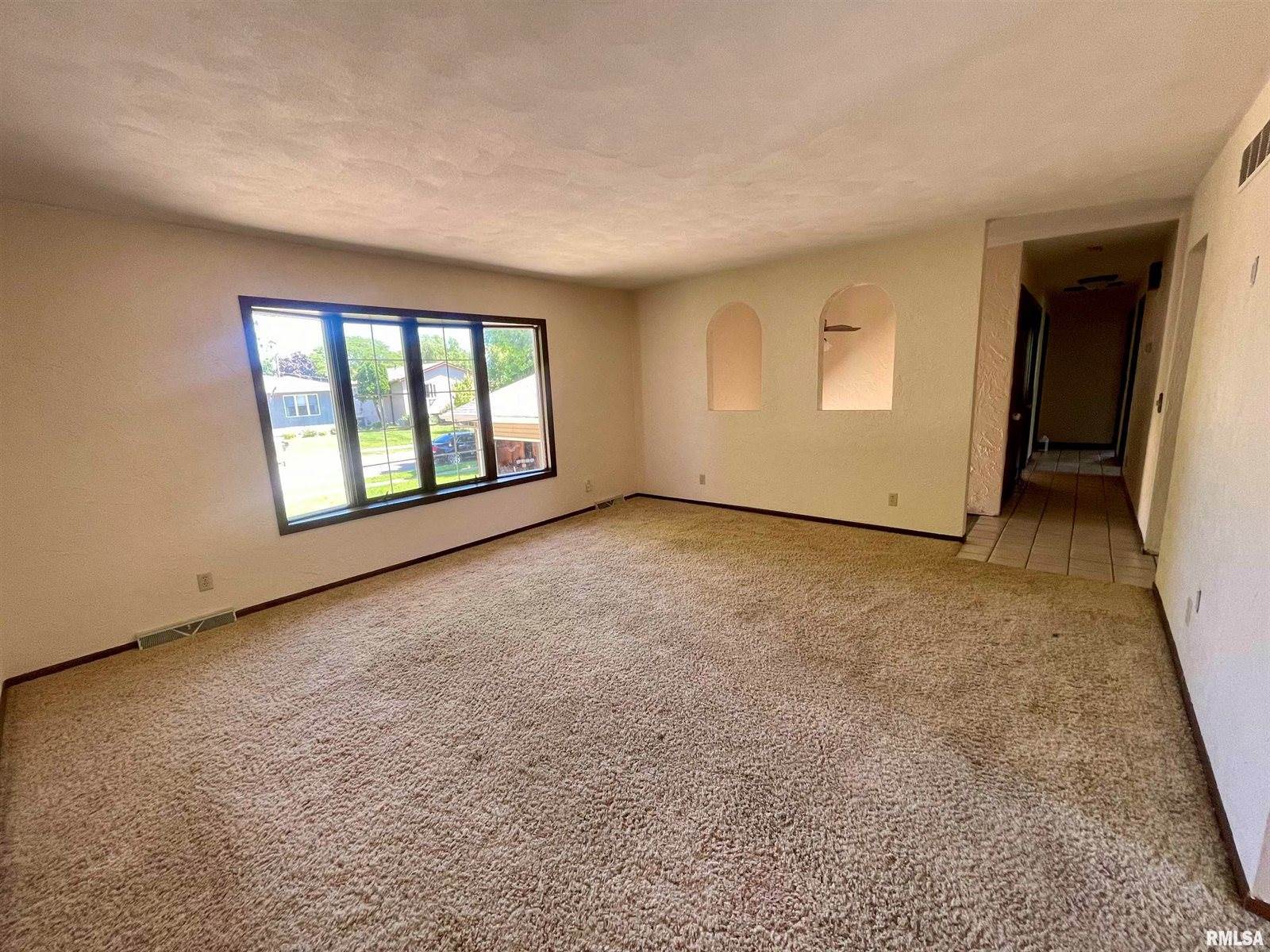 1102 27TH Avenue Court, Silvis, IL 61282