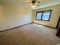 1102 27TH Avenue Court, Silvis, IL 61282