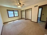 1102 27TH Avenue Court, Silvis, IL 61282