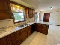 1102 27TH Avenue Court, Silvis, IL 61282