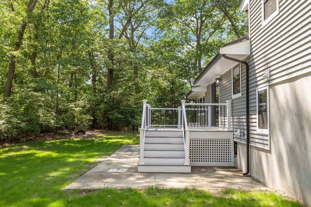 65 Churchill Dr, Norwood, MA 02062