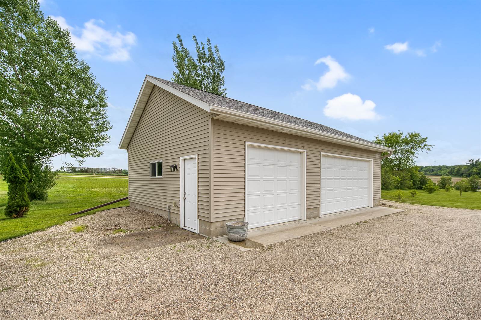 2528 14th Street NE, Faribault, MN 55021