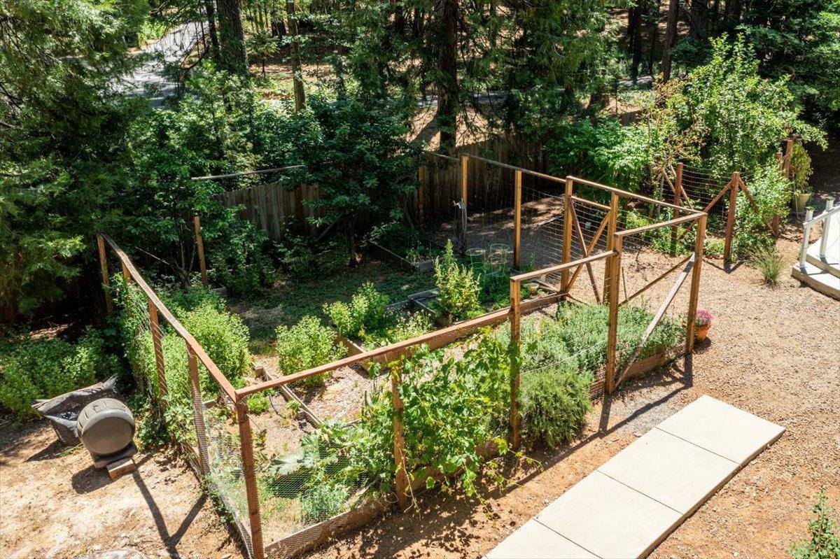 13511 North Meadow View Drive, Grass Valley, CA 95945