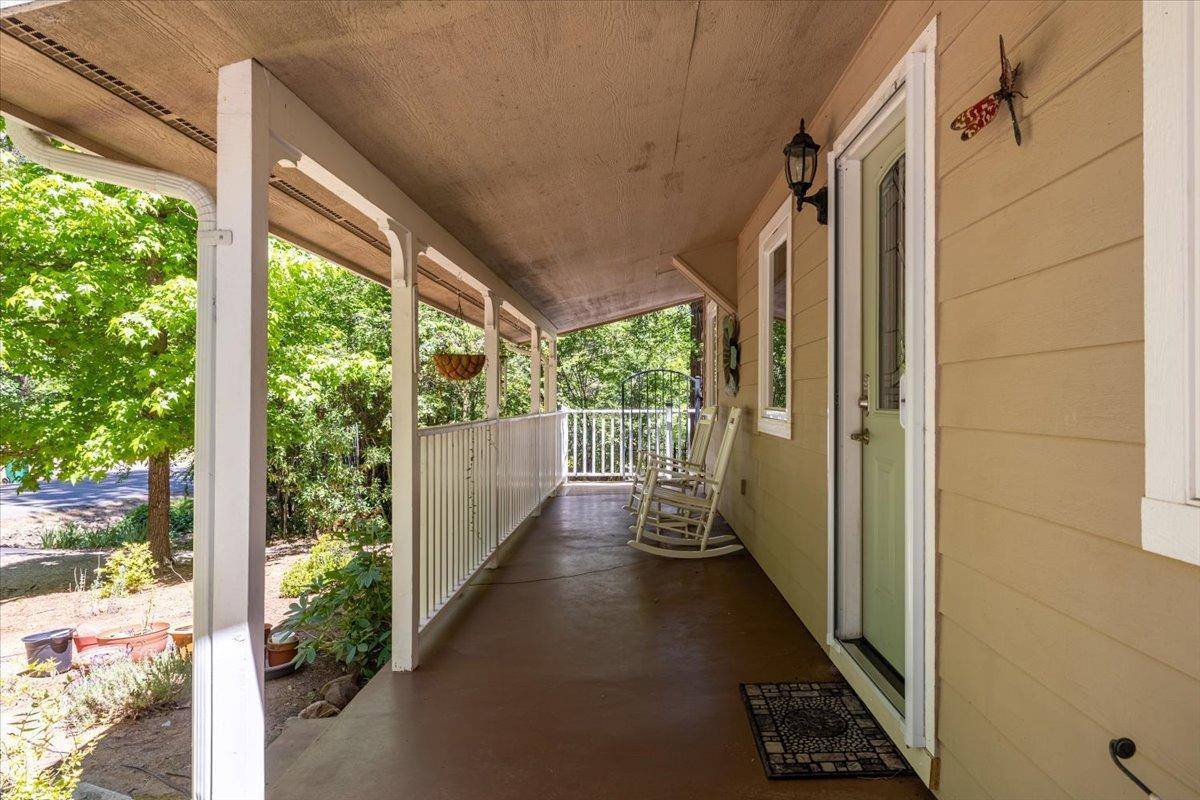 13511 North Meadow View Drive, Grass Valley, CA 95945