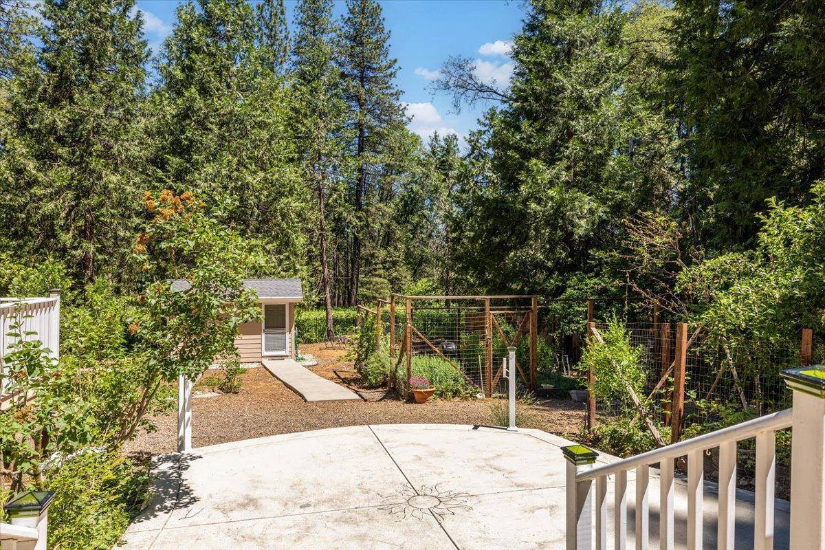 13511 North Meadow View Drive, Grass Valley, CA 95945