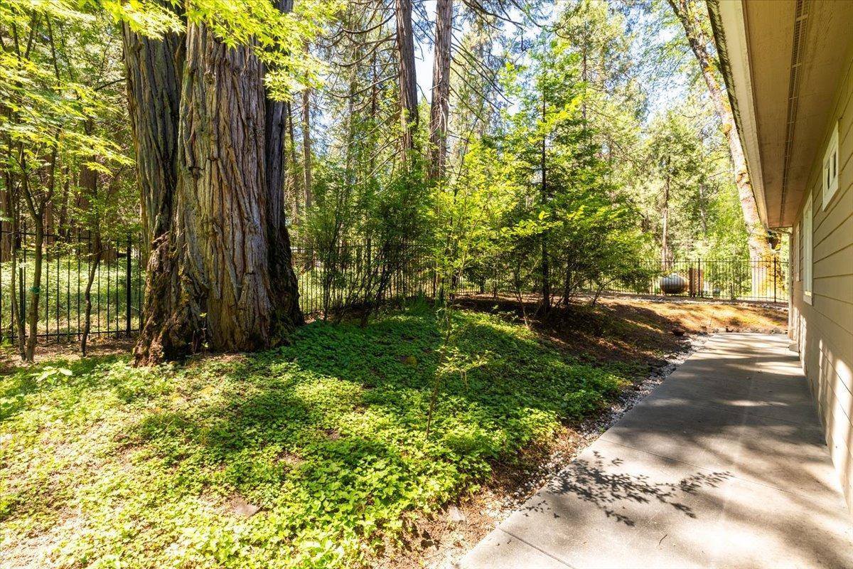 13511 North Meadow View Drive, Grass Valley, CA 95945