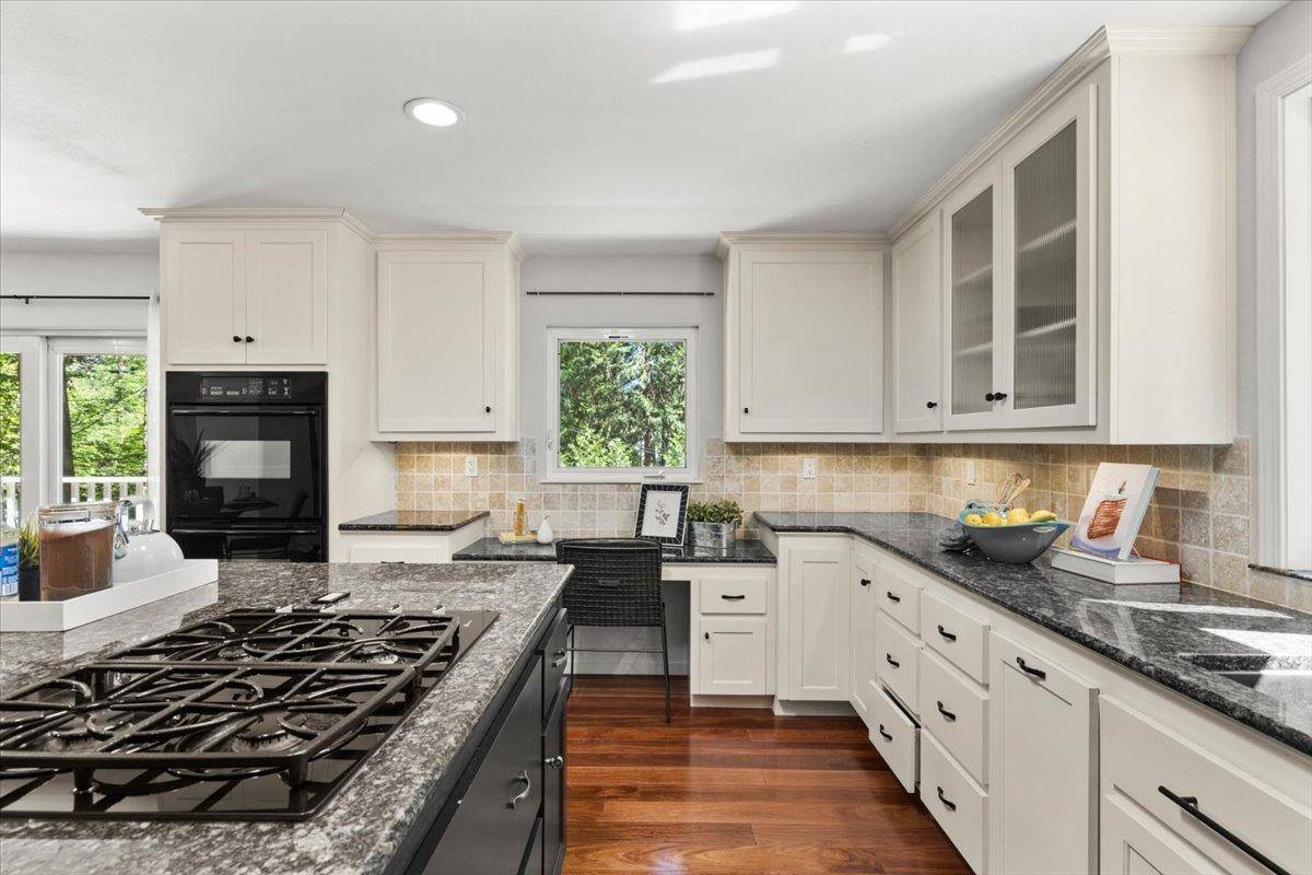 13511 North Meadow View Drive, Grass Valley, CA 95945