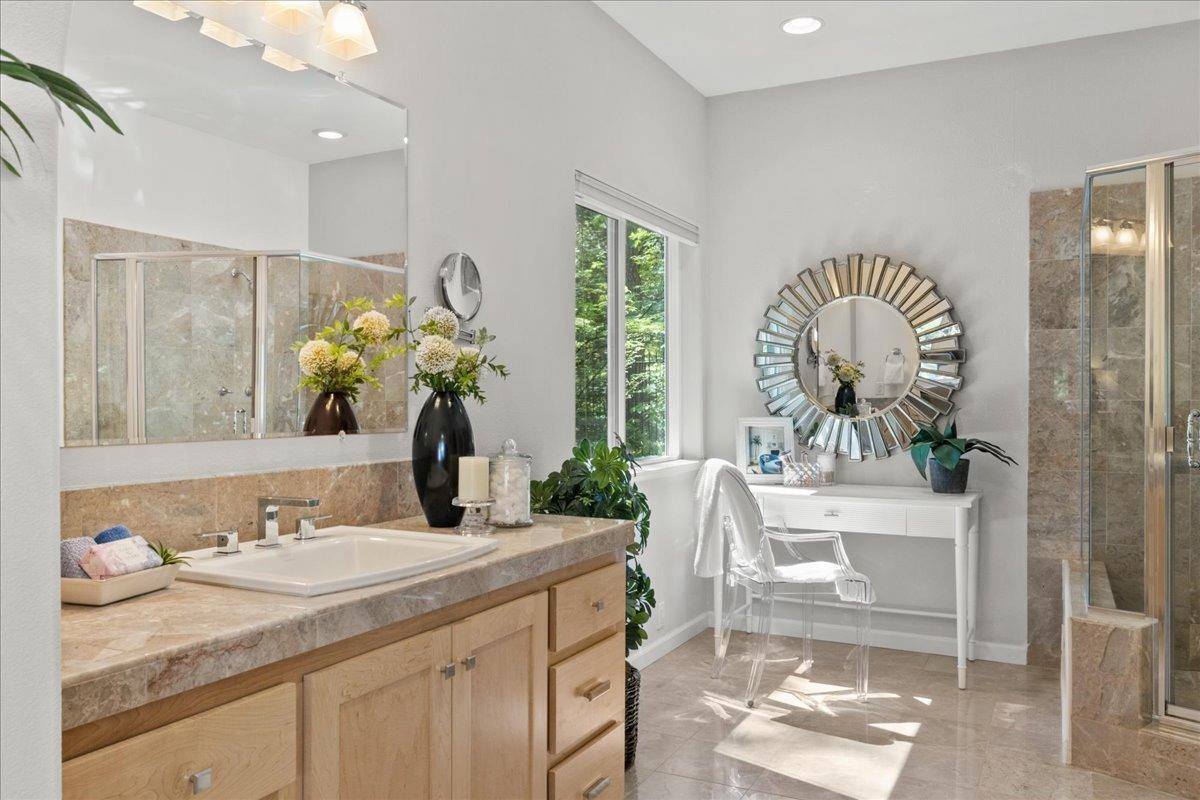 13511 North Meadow View Drive, Grass Valley, CA 95945