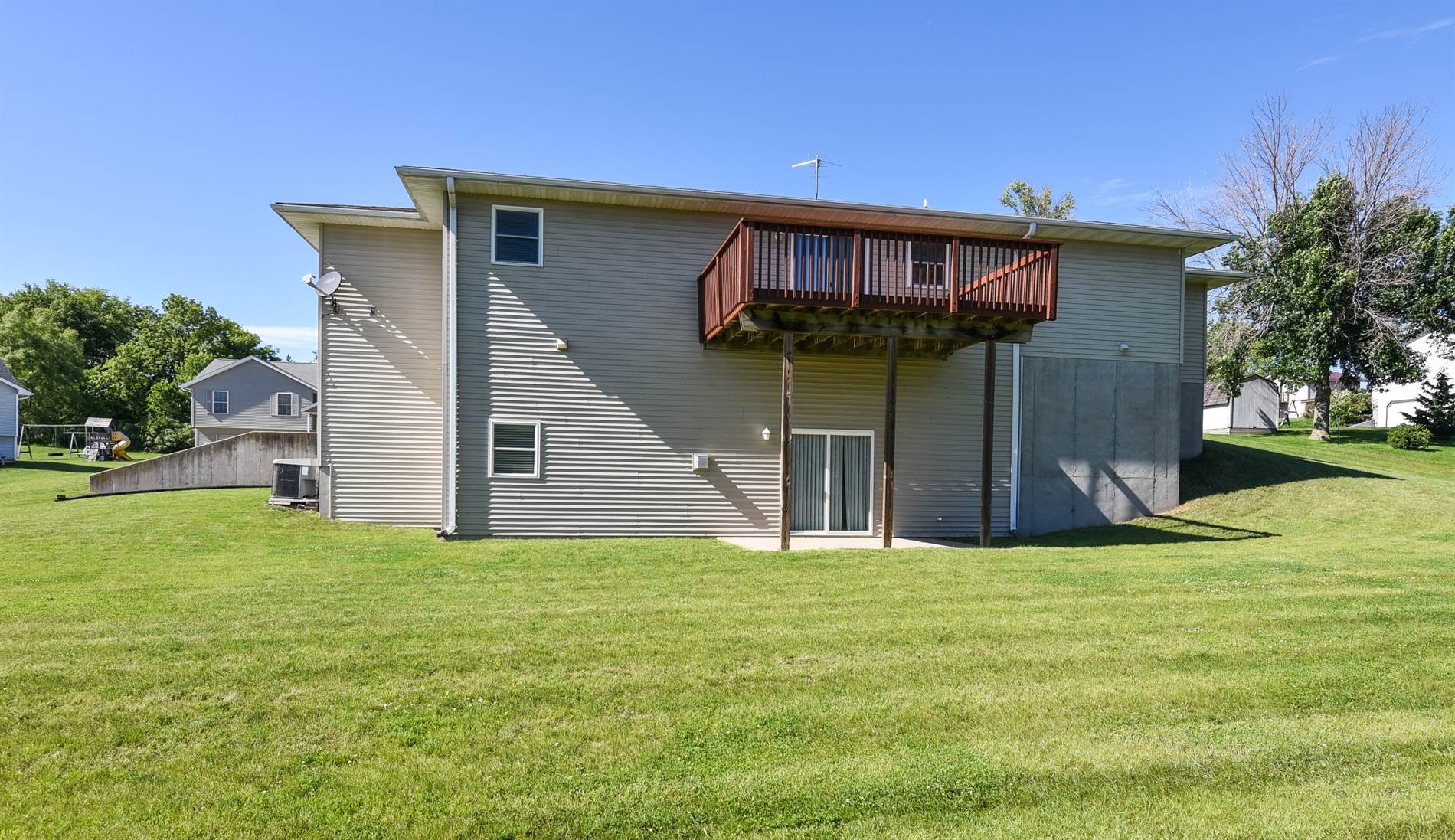 101 Bailey Park Road, Williamsburg, IA 52361