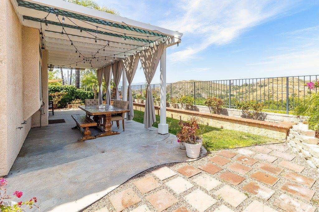 29335 Begonias Lane, Canyon Country, CA 91387