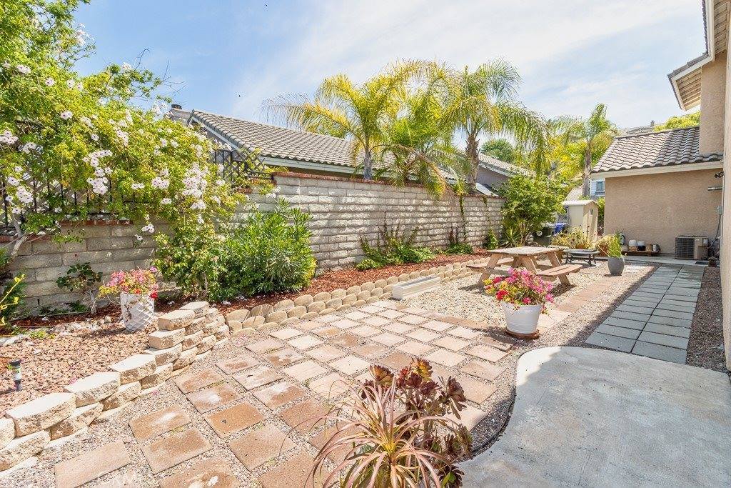 29335 Begonias Lane, Canyon Country, CA 91387