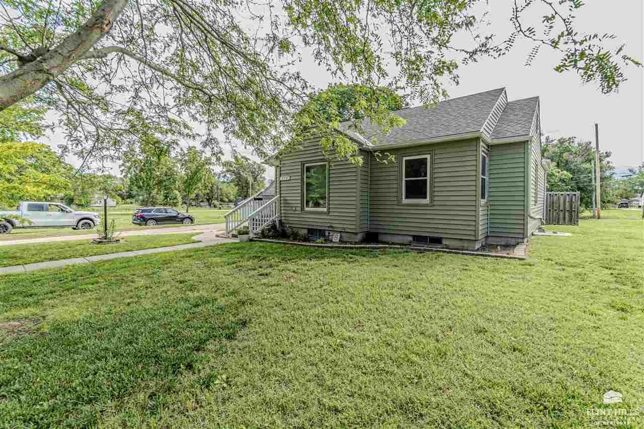 110 North 10th Street, Herington, KS 67449