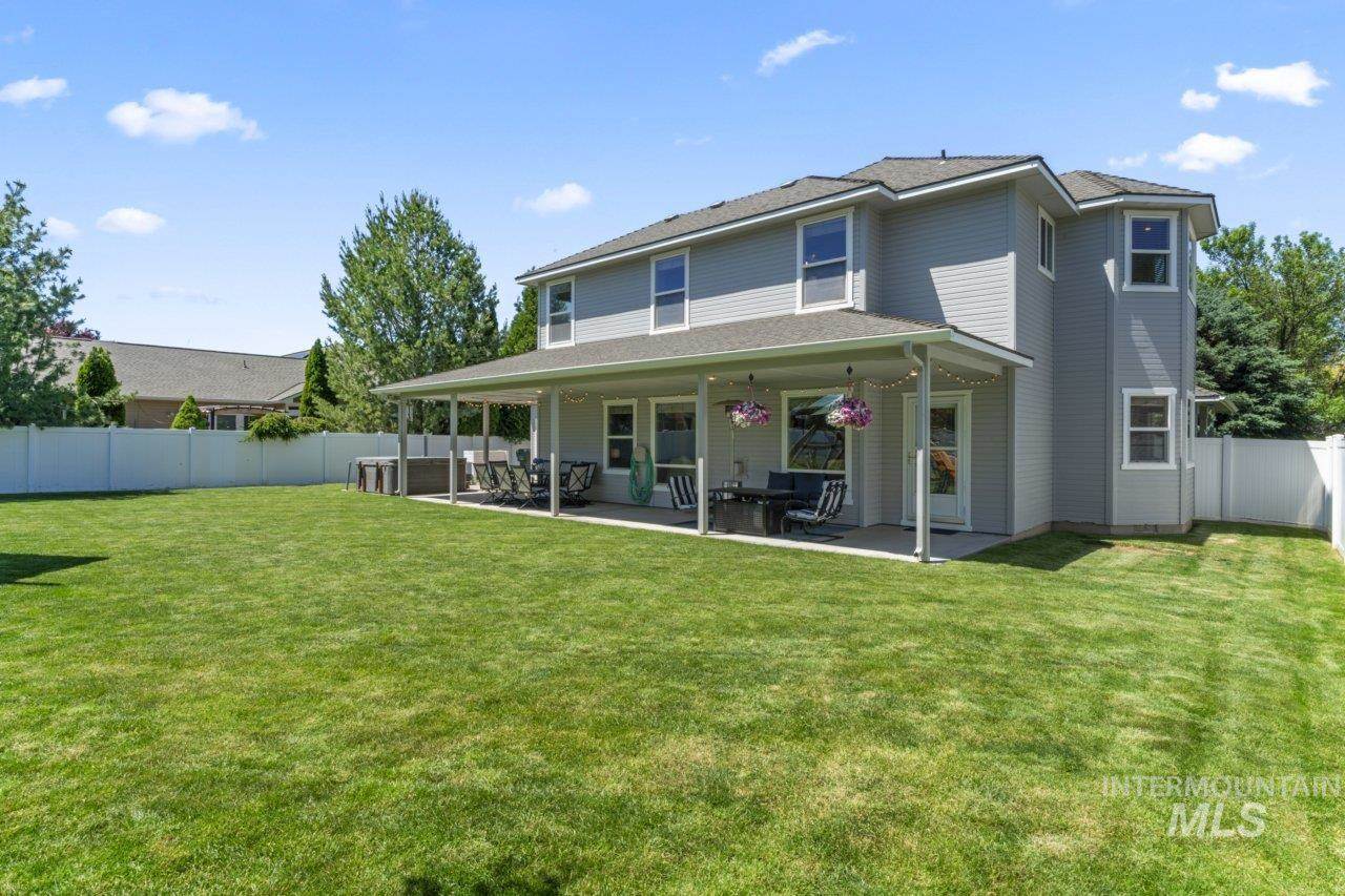 665 W Bear Track Dr, Meridian, ID 83642