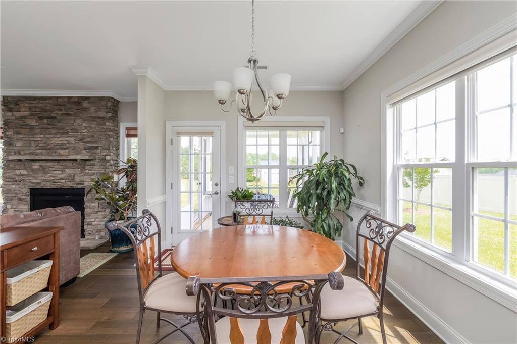 8751 Drummond Estates Drive, Kernersville, NC 27284