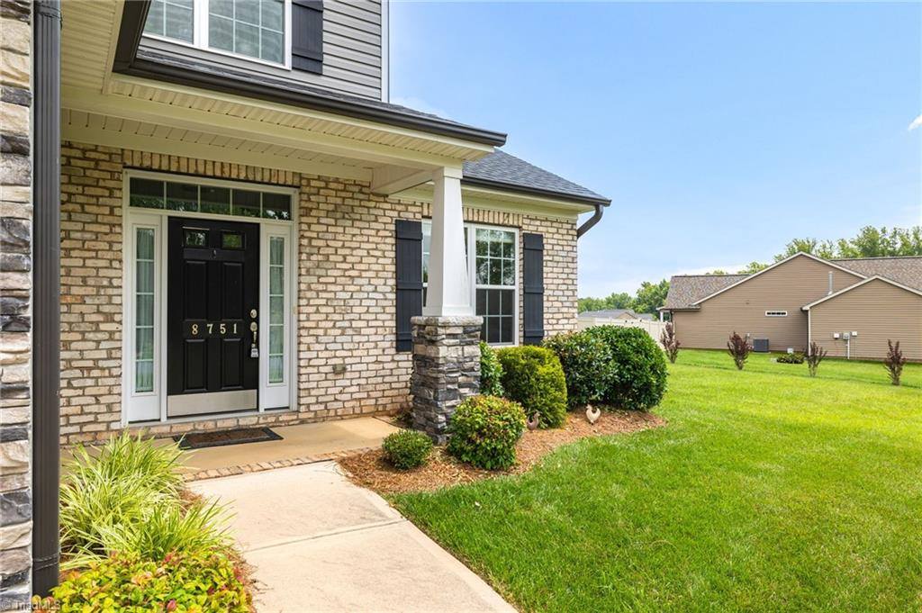 8751 Drummond Estates Drive, Kernersville, NC 27284