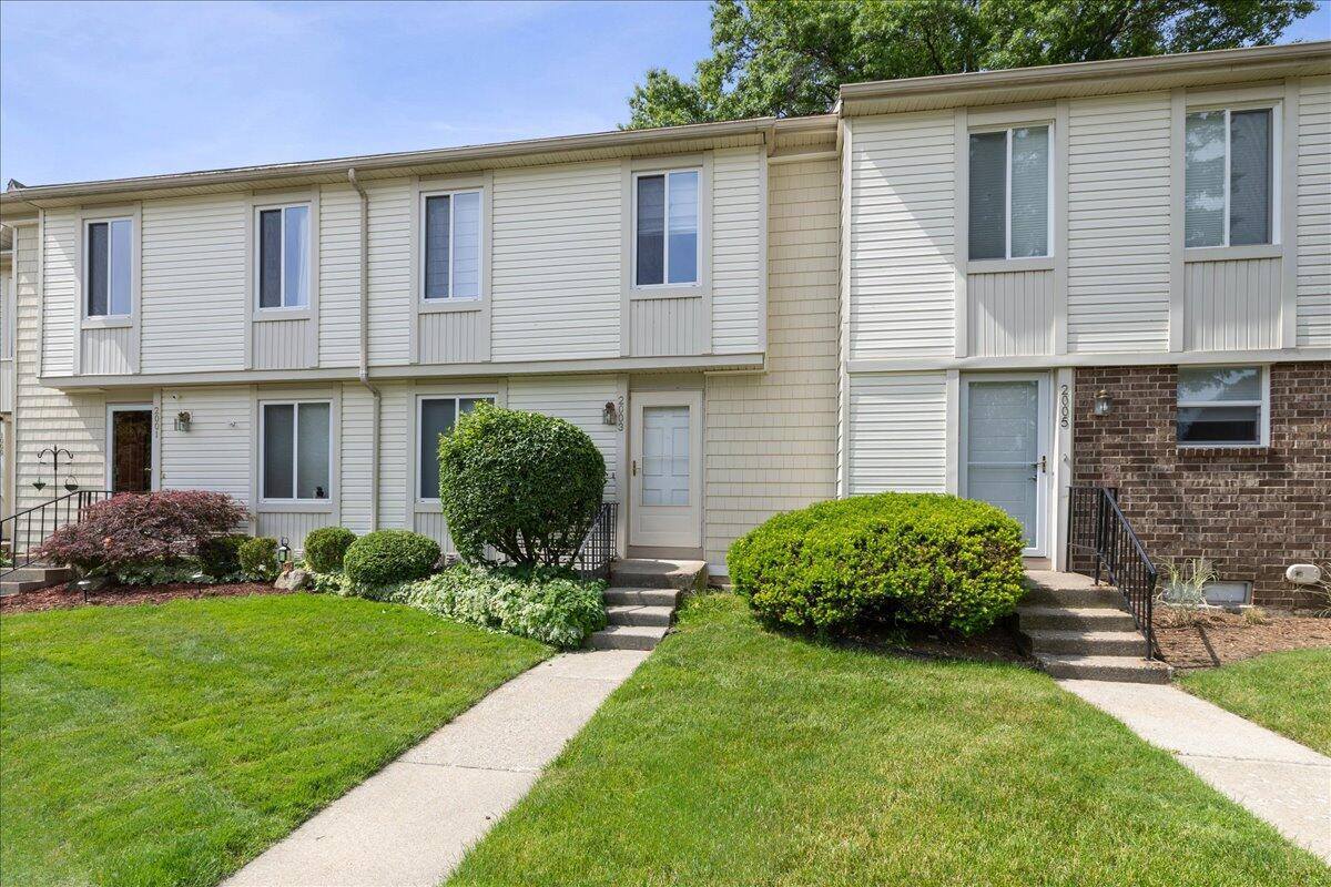 2003 Lac Du Mont Drive, Haslett, MI 48840