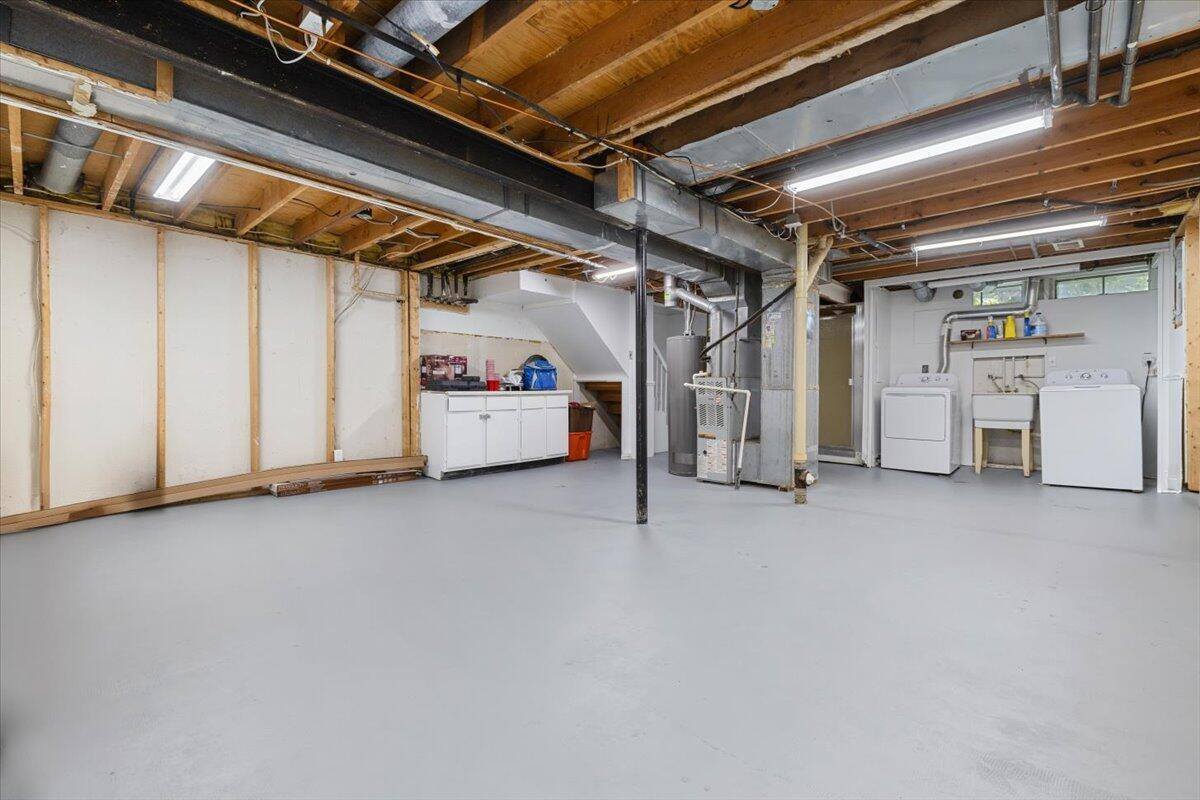 2003 Lac Du Mont Drive, Haslett, MI 48840