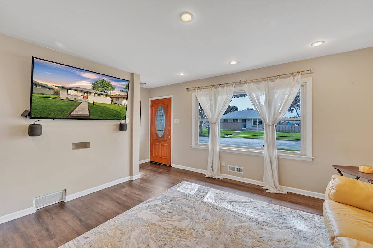 6411 South 19th St, Milwaukee, WI 53211