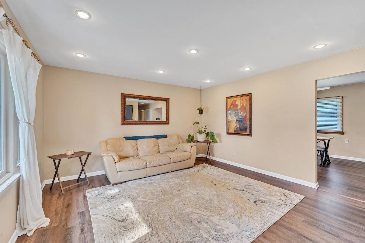 6411 South 19th St, Milwaukee, WI 53211