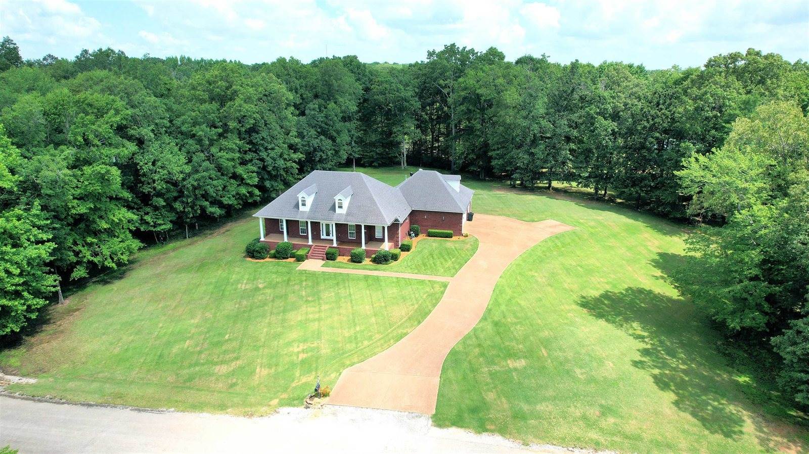 165 Hunters Glen Lane, Henderson, TN 38340