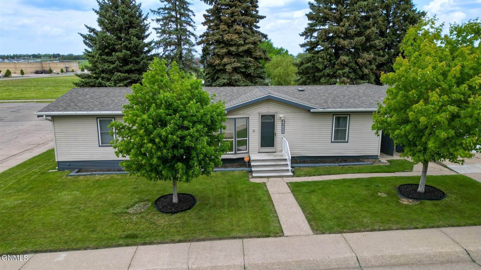 4200 Arlington Drive North, Bismarck, ND 58503