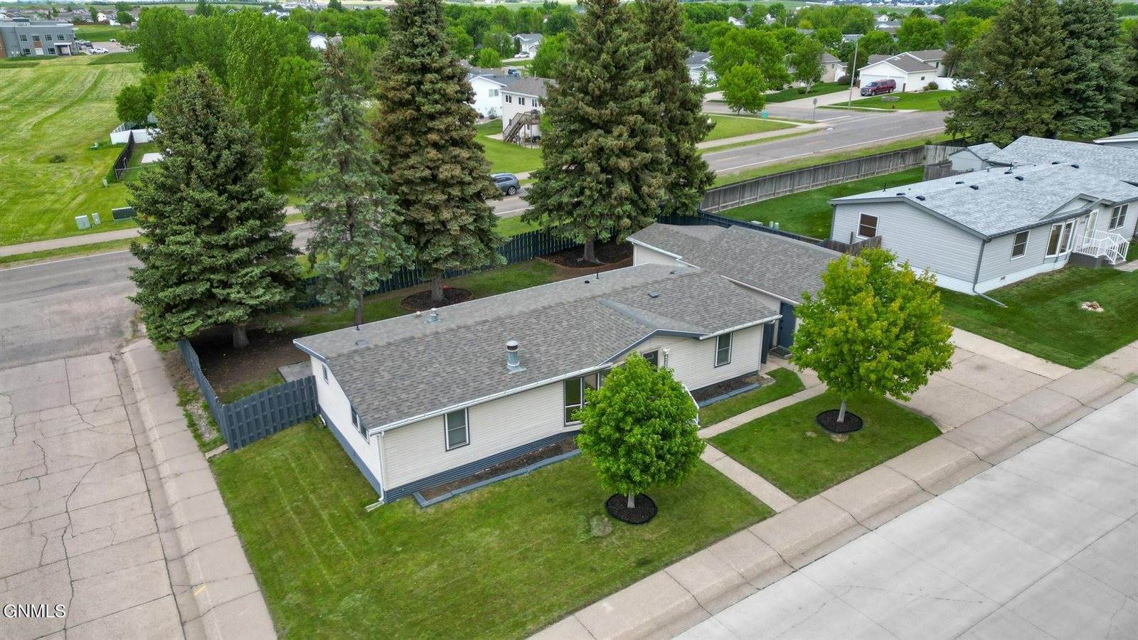 4200 Arlington Drive North, Bismarck, ND 58503