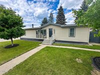 4200 Arlington Drive North, Bismarck, ND 58503