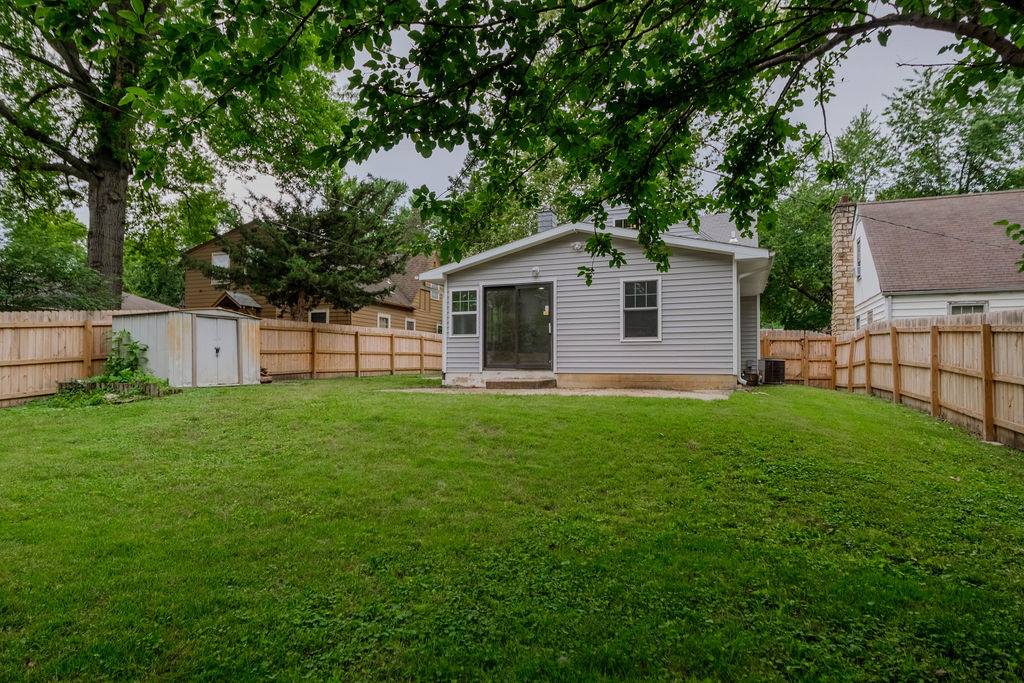 1180 SW Collins AVE, Topeka, KS 66604