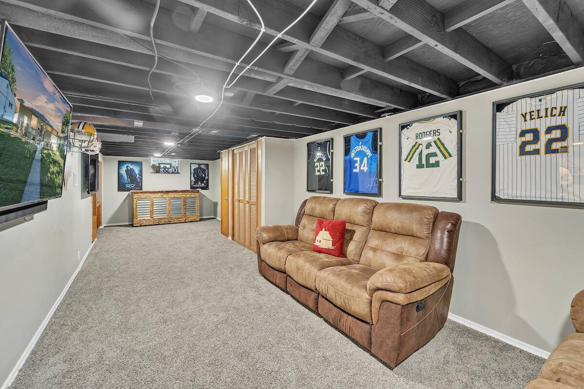 3201 South 67th St, Milwaukee, WI 53219