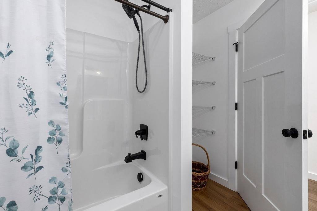 1221 S Delphine Ave, Waynesboro, VA 22980