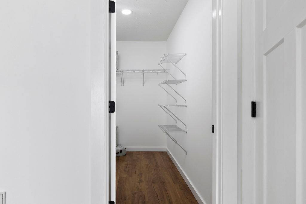 1221 S Delphine Ave, Waynesboro, VA 22980