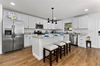 1221 S Delphine Ave, Waynesboro, VA 22980