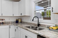 1221 S Delphine Ave, Waynesboro, VA 22980