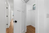 1221 S Delphine Ave, Waynesboro, VA 22980