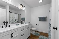 1221 S Delphine Ave, Waynesboro, VA 22980