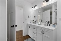 1221 S Delphine Ave, Waynesboro, VA 22980