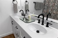 1221 S Delphine Ave, Waynesboro, VA 22980