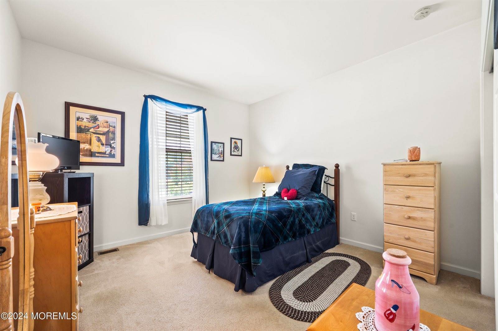 8 Aidan Lane, Jackson, NJ 08527