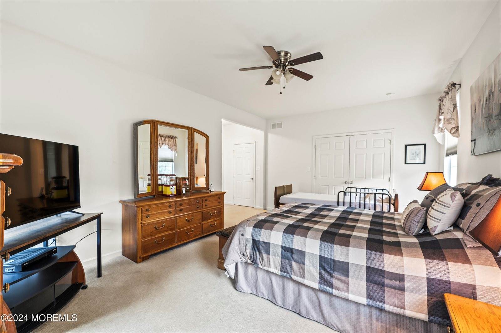 8 Aidan Lane, Jackson, NJ 08527