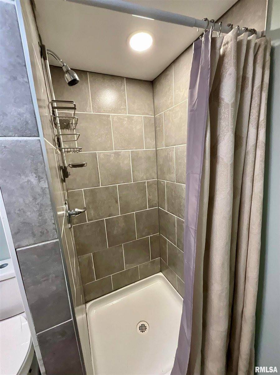 552 29TH Avenue, East Moline, IL 61244