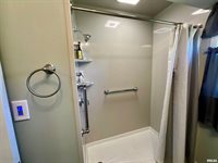 552 29TH Avenue, East Moline, IL 61244